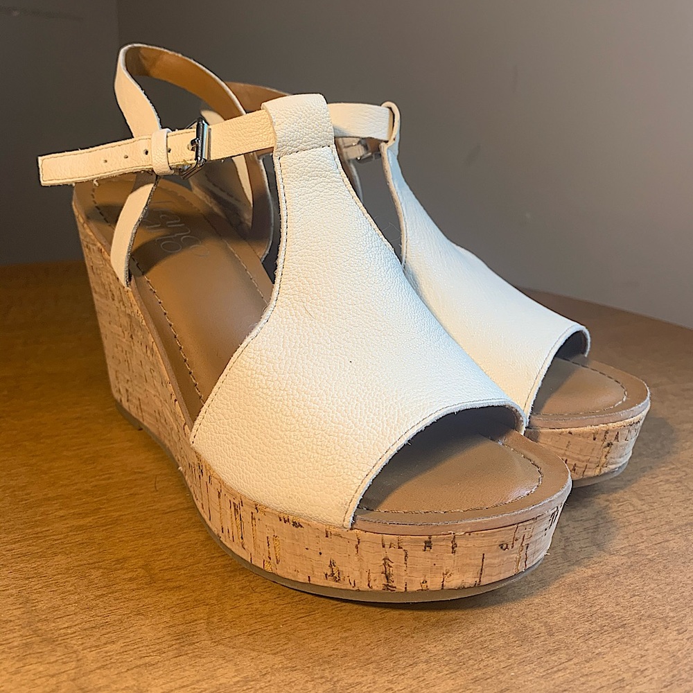 White wedge for any occasion!